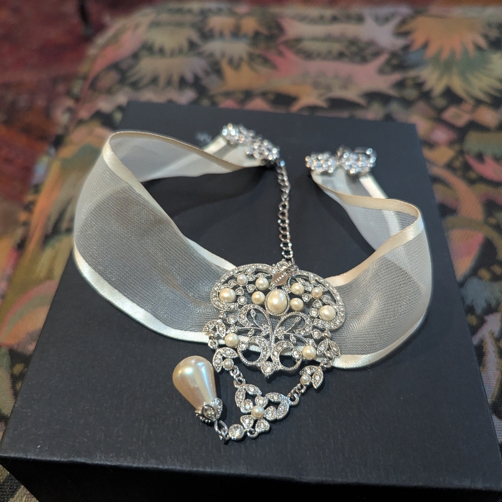 Elegant Pearl and Crystal Choker Necklace Monet